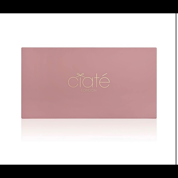 The Velvet Palette - Picture 3 of 4